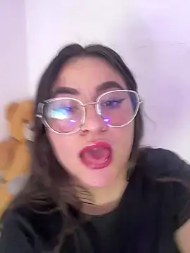 Snapshot of HADARA__ chatting on 04/08/26, 10:54 HADARA online show from 04/08/26, 10:54