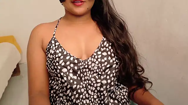 Snapshot of Cludi-New chatting on 06/19/26, 02:43 Cludi-New online show from 06/19/26, 02:43