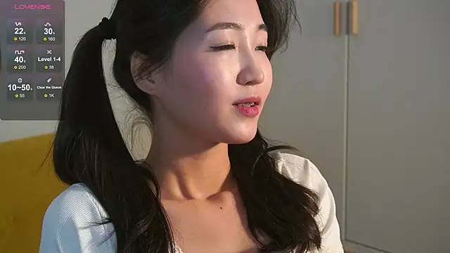 SeulBi online show from 03/13/25, 12:02