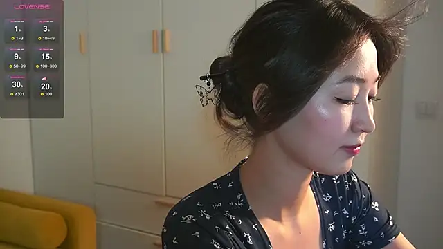 SeulBi online show from 03/14/25, 11:56