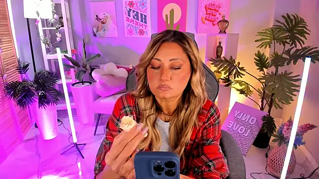 SarahAlluring online show from 09/25/25, 12:31