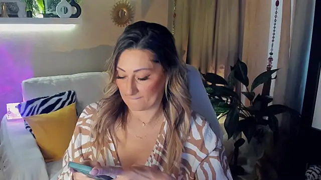 SarahAlluring online show from 05/14/26, 03:08