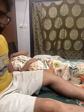 Snapshot of lustyindiancouple chatting on 03/15/25, 07:09 lustyindiancouple online show from 03/15/25, 07:09