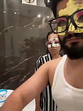 Snapshot of lustyindiancouple chatting on 03/15/25, 04:43 lustyindiancouple online show from 03/15/25, 04:43