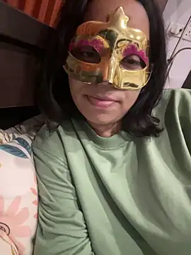 Snapshot of lustyindiancouple chatting on 03/18/25, 08:04 lustyindiancouple online show from 03/18/25, 08:04