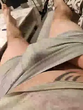 Snapshot of gui67675 chatting on 12/18/25, 04:29 gui67675 online show from 12/18/25, 04:29