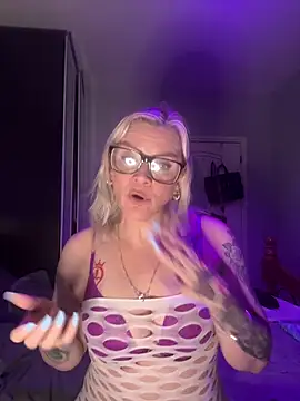 Curvy-Cleo online show from 02/02/26, 07:45