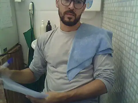 Snapshot of pdasgyn chatting on 03/05/26, 01:18 pdasgyn online show from 03/05/26, 01:18