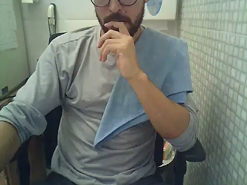 Snapshot of pdasgyn chatting on 03/10/26, 01:16 pdasgyn online show from 03/10/26, 01:16