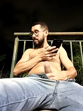 Snapshot of pdasgyn chatting on 04/14/26, 09:43 pdasgyn online show from 04/14/26, 09:43