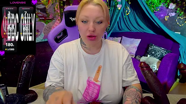 Snapshot of BlackedBarbie chatting on 07/27/26, 06:59 BlackedBarbie online show from 07/27/26, 06:59