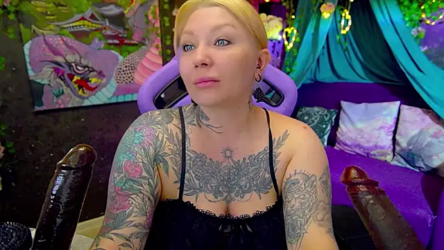 Snapshot of BlackedBarbie chatting on 07/30/26, 02:27 BlackedBarbie online show from 07/30/26, 02:27