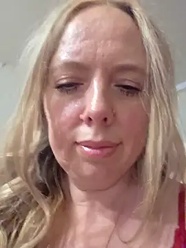 Snapshot of Irina3718 chatting on 06/23/26, 03:21 Irina3718 online show from 06/23/26, 03:21