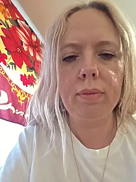 Snapshot of Irina3718 chatting on 07/10/26, 03:25 Irina3718 online show from 07/10/26, 03:25