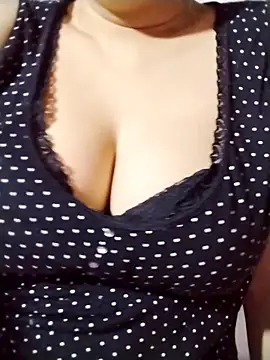 az9ovsqjqhva online show from 10/18/25, 01:52