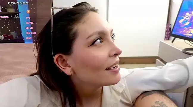 Snapshot of Te_para_2 chatting on 03/17/25, 10:17 Te para 2 online show from 03/17/25, 10:17