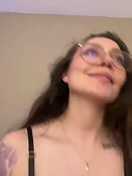 Snapshot of Te_para_2 chatting on 03/18/25, 01:21 Te para 2 online show from 03/18/25, 01:21