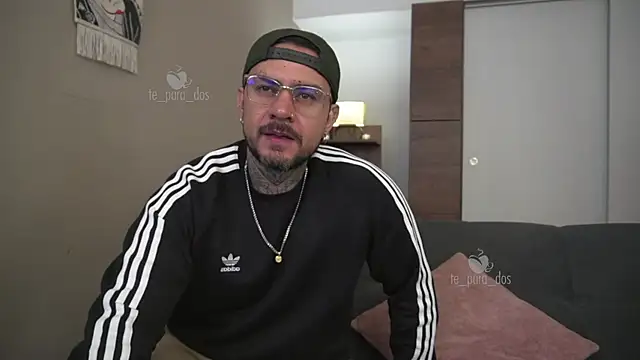 Snapshot of Te_para_2 chatting on 11/06/25, 04:52 Te para 2 online show from 11/06/25, 04:52