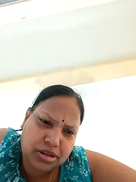 Snapshot of Arohi35 chatting on 03/10/26, 04:12 Arohi35 online show from 03/10/26, 04:12