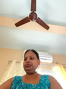Snapshot of Arohi35 chatting on 03/19/26, 03:21 Arohi35 online show from 03/19/26, 03:21