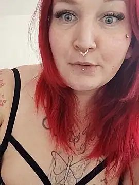 Snapshot of TiffiChantiT2 chatting on 03/10/25, 11:42 TiffiChantiT2 online show from 03/10/25, 11:42