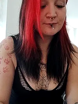 Snapshot of TiffiChantiT2 chatting on 01/06/26, 11:25 TiffiChantiT2 online show from 01/06/26, 11:25