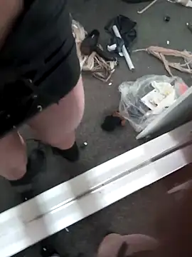 Snapshot of Nick-Ox chatting on 09/16/25, 04:08 Nick-Ox online show from 09/16/25, 04:08