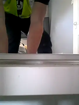 Snapshot of Nick-Ox chatting on 10/25/25, 10:34 Nick-Ox online show from 10/25/25, 10:34