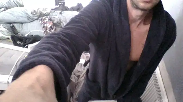 Snapshot of Nick-Ox chatting on 04/11/26, 11:47 Nick-Ox online show from 04/11/26, 11:47
