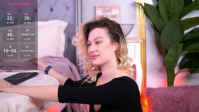 Snapshot of AnnastasiaMills chatting on 03/21/25, 12:06 AnnastasiaMills online show from 03/21/25, 12:06