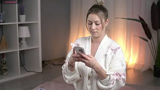 AnnastasiaMills online show from 03/23/26, 08:13