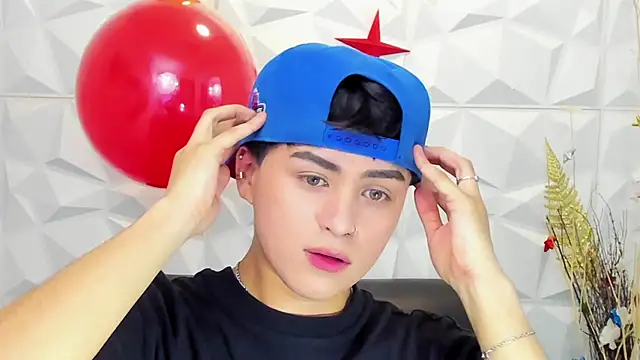 Snapshot of Sam_Daves chatting on 12/16/25, 12:54 Sam Daves online show from 12/16/25, 12:54