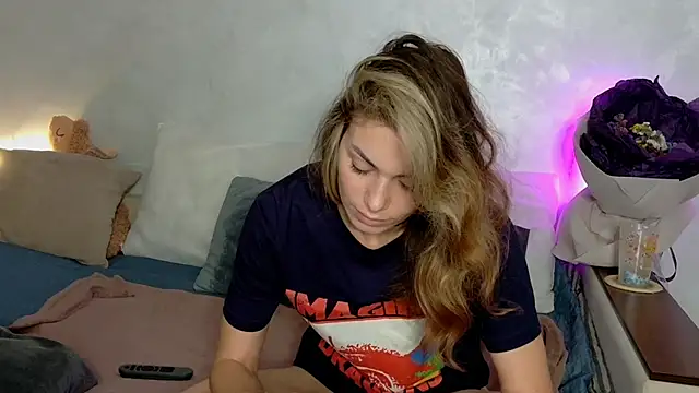 SweetDarling7 online show from 12/03/25, 11:19