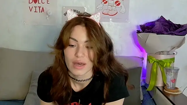 Snapshot of SweetDarling7 chatting on 03/29/26, 01:11 SweetDarling7 online show from 03/29/26, 01:11