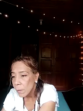 Snapshot of Lady_Lolla11 chatting on 04/19/26, 04:50 Lady Lolla11 online show from 04/19/26, 04:50
