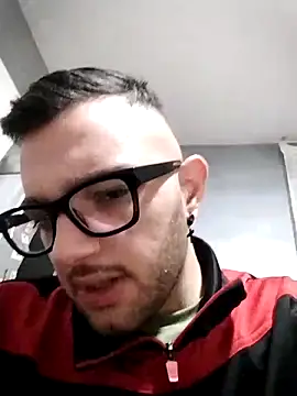 Snapshot of Francescodicristina44 chatting on 02/15/26, 12:29 Francescodicristina44 online show from 02/15/26, 12:29