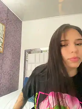 Snapshot of LunaCandy_ chatting on 10/07/25, 01:52 LunaCandy online show from 10/07/25, 01:52