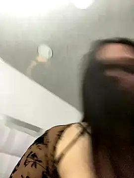 Snapshot of LunaCandy_ chatting on 10/25/25, 12:02 LunaCandy online show from 10/25/25, 12:02