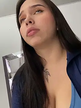 Snapshot of LunaCandy_ chatting on 10/27/25, 01:37 LunaCandy online show from 10/27/25, 01:37