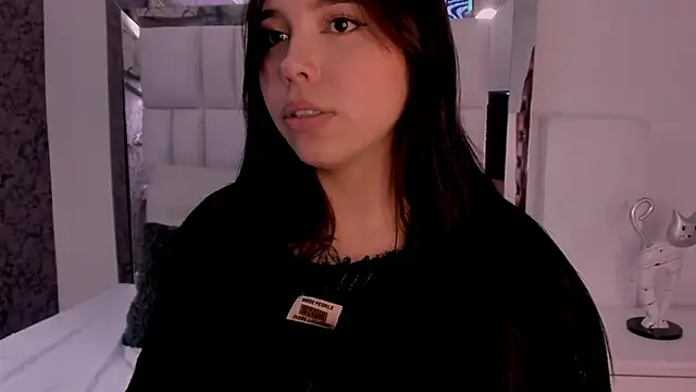 Snapshot of LunaCandy_ chatting on 11/13/25, 03:22 LunaCandy online show from 11/13/25, 03:22