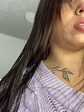 Snapshot of LunaCandy_ chatting on 11/21/25, 10:03 LunaCandy online show from 11/21/25, 10:03