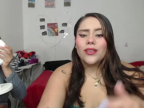 nicky andcamil online show from 11/18/25, 11:15