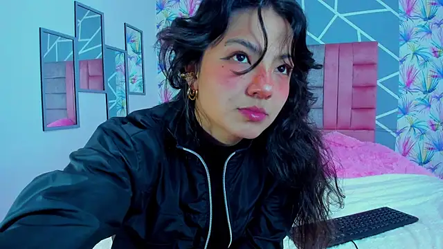 Snapshot of Asaray_T chatting on 03/11/25, 03:56 Asaray T online show from 03/11/25, 03:56