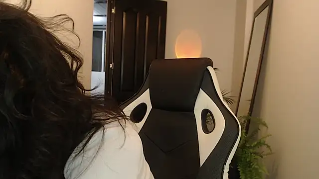 Snapshot of Asaray_T chatting on 03/29/26, 01:49 Asaray T online show from 03/29/26, 01:49