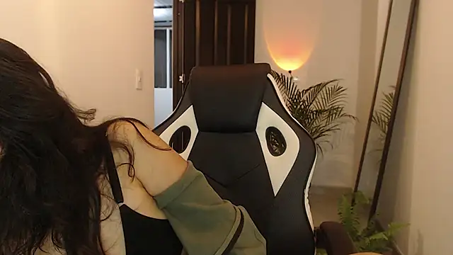 Snapshot of Asaray_T chatting on 04/07/26, 02:23 Asaray T online show from 04/07/26, 02:23