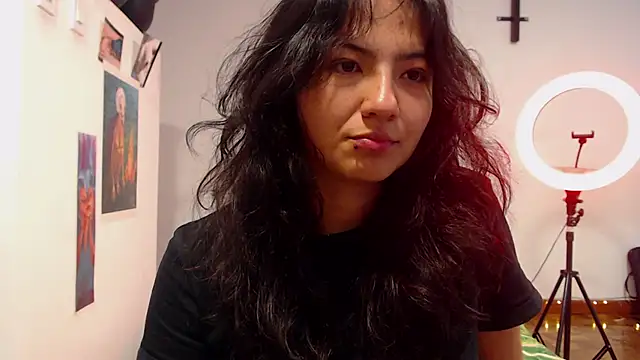 Snapshot of Asaray_T chatting on 04/10/26, 12:49 Asaray T online show from 04/10/26, 12:49