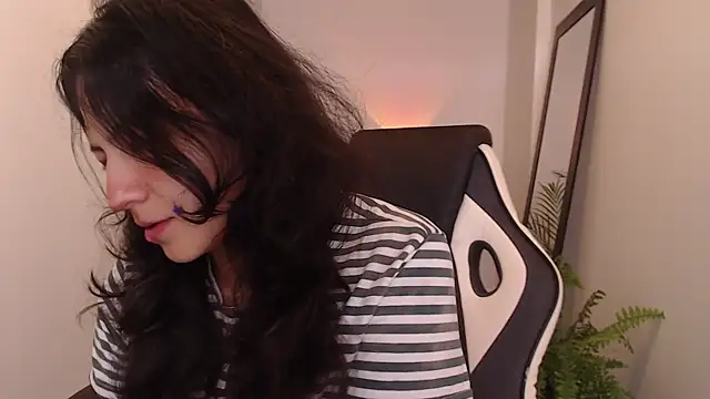 Snapshot of Asaray_T chatting on 04/12/26, 02:22 Asaray T online show from 04/12/26, 02:22