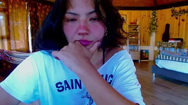 Snapshot of Asaray_T chatting on 04/27/26, 05:33 Asaray T online show from 04/27/26, 05:33