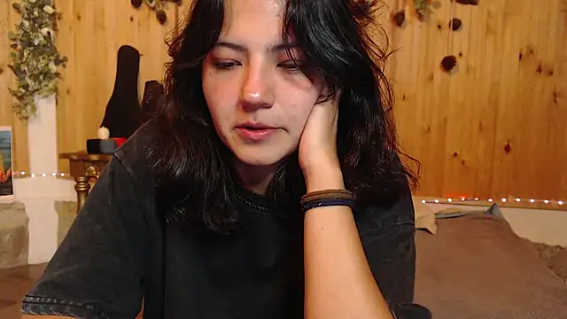 Snapshot of Asaray_T chatting on 06/06/26, 01:21 Asaray T online show from 06/06/26, 01:21