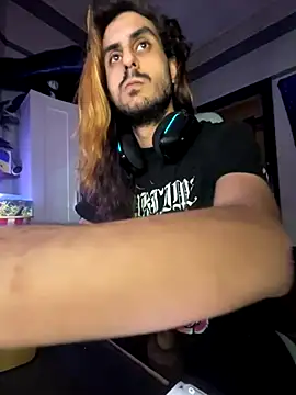 Snapshot of twink69Finger chatting on 09/23/25, 03:37 twink69Finger online show from 09/23/25, 03:37